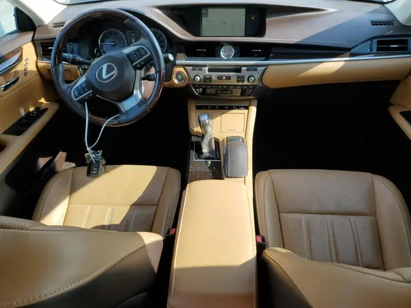 58ABK1GG8HU070205 2017 LEXUS ES - Image 8