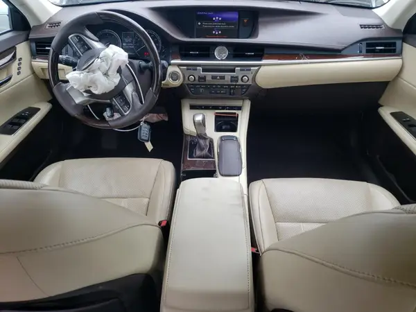 58ABK1GG8HU071841 2017 LEXUS ES - Image 8