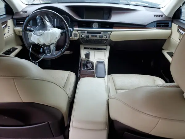 58ABK1GG8HU073072 2017 LEXUS ES - Image 8