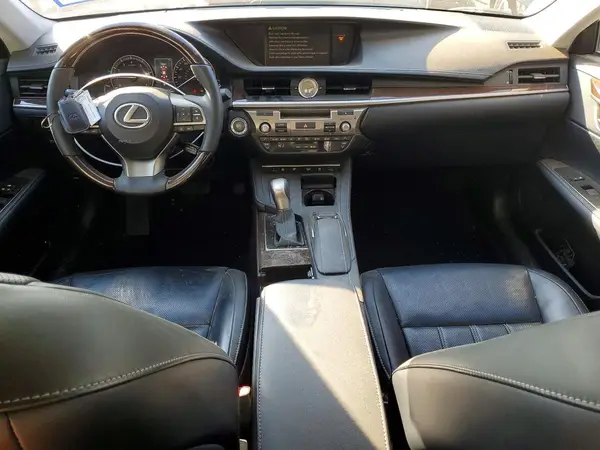 58ABK1GG8HU073444 2017 LEXUS ES - Image 8