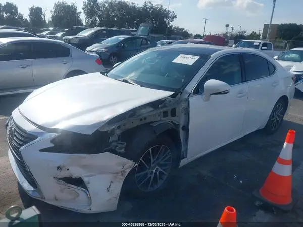 58ABK1GG8HU073590 2017 LEXUS ES - Image 2