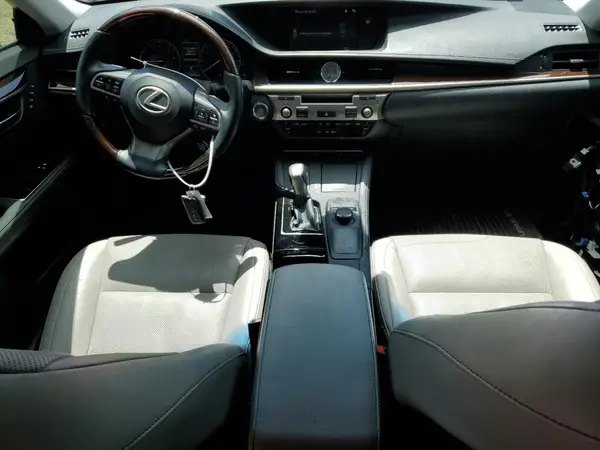 58ABK1GG8HU073864 2017 LEXUS ES - Image 8