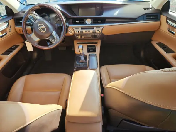 58ABK1GG8HU074156 2017 LEXUS ES - Image 8
