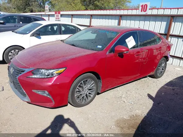 58ABK1GG8HU074299 2017 LEXUS ES - Image 2