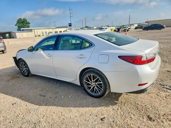 58ABK1GG8HU074433 2017 LEXUS ES - Image 2
