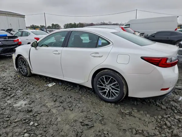 58ABK1GG8HU074626 2017 LEXUS ES - Image 2