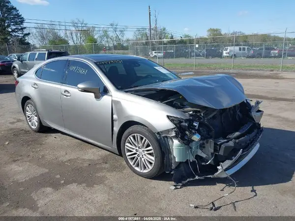 58ABK1GG8HU075890 2017 LEXUS ES - Image 1