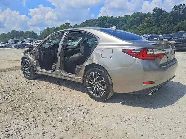 58ABK1GG8HU077641 2017 LEXUS ES - Image 2