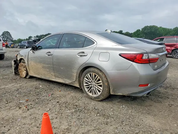 58ABK1GG8JU081243 2018 LEXUS ES - Image 2