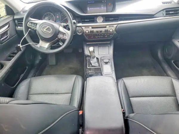 58ABK1GG8JU081243 2018 LEXUS ES - Image 8