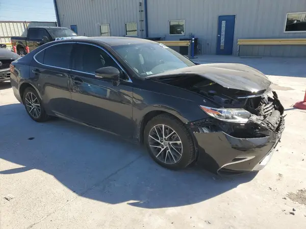 58ABK1GG8JU083865 2018 LEXUS ES - Image 1