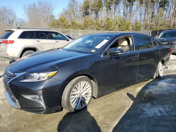 58ABK1GG8JU084661 2018 LEXUS ES - Image 1