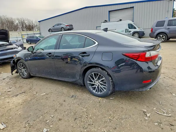 58ABK1GG8JU088161 2018 LEXUS ES - Image 2