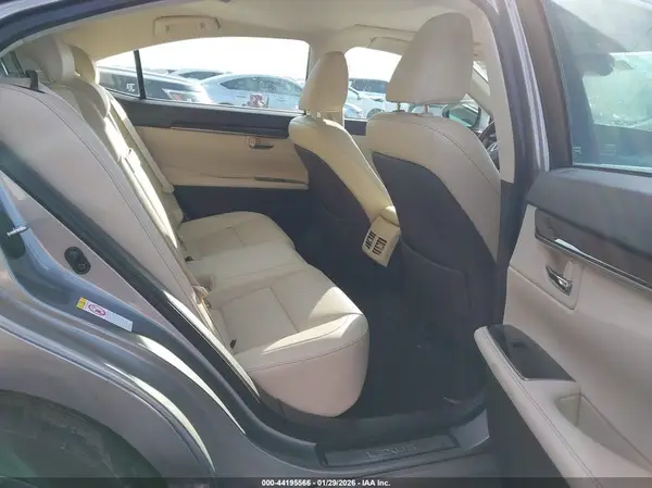 58ABK1GG8JU089374 2018 LEXUS ES - Image 8