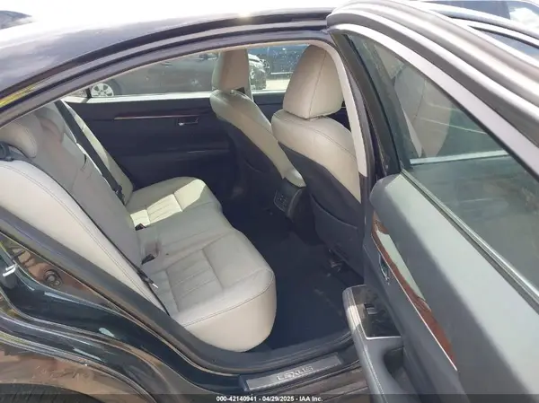 58ABK1GG8JU090394 2018 LEXUS ES - Image 8