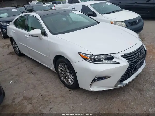 58ABK1GG8JU092131 2018 LEXUS ES - Image 1