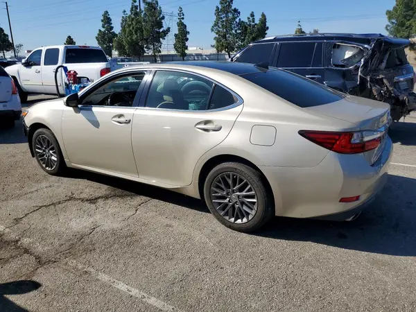 58ABK1GG8JU095076 2018 LEXUS ES - Image 2