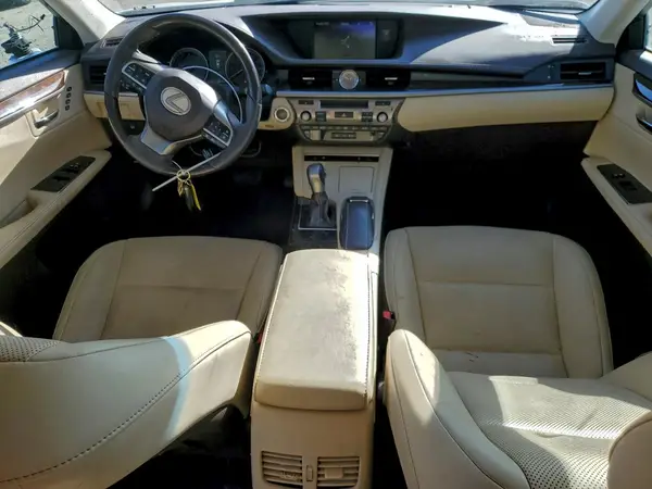 58ABK1GG8JU097586 2018 LEXUS ES - Image 8