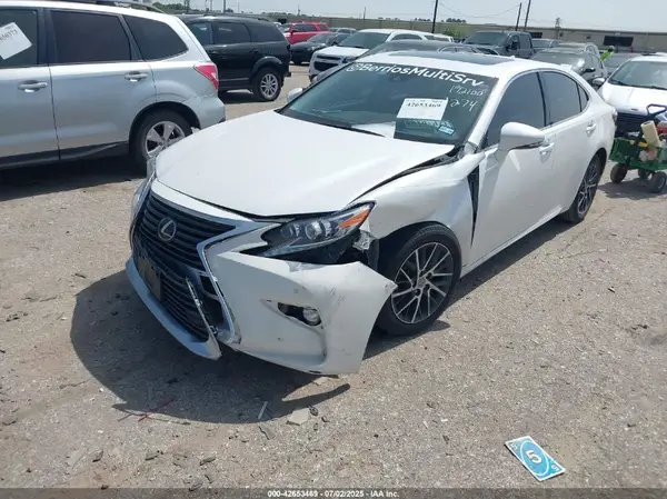 58ABK1GG8JU098852 2018 LEXUS ES - Image 2