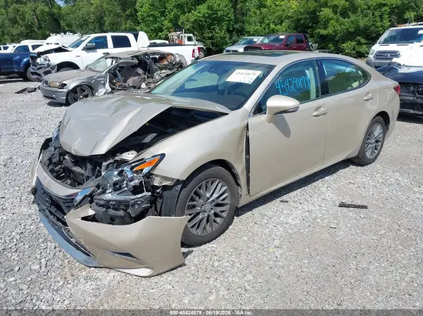 58ABK1GG8JU104729 2018 LEXUS ES - Image 2