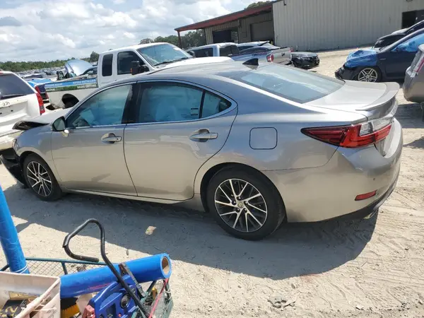 58ABK1GG8JU104858 2018 LEXUS ES - Image 2