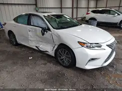 58ABK1GG8JU105203 2018 LEXUS ES