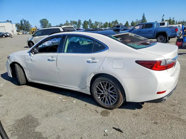 58ABK1GG8JU105508 2018 LEXUS ES - Image 2