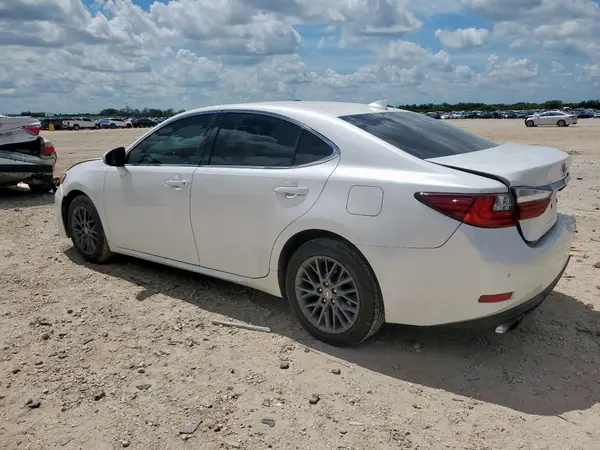 58ABK1GG8JU106545 2018 LEXUS ES - Image 2
