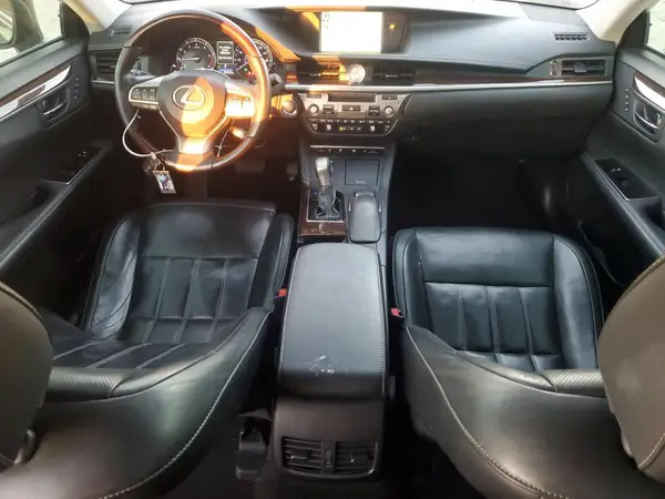 58ABK1GG8JU107579 2018 LEXUS ES - Image 8