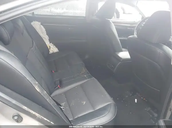 58ABK1GG8JU108487 2018 LEXUS ES - Image 8