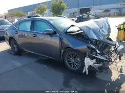 58ABK1GG8JU109879 2018 LEXUS ES