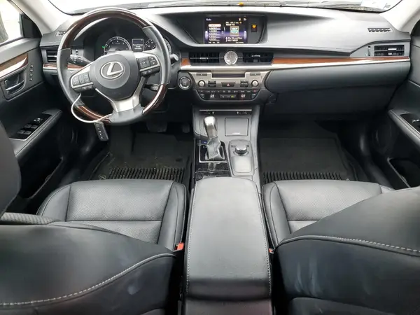 58ABK1GG8JU112989 2018 LEXUS ES - Image 8