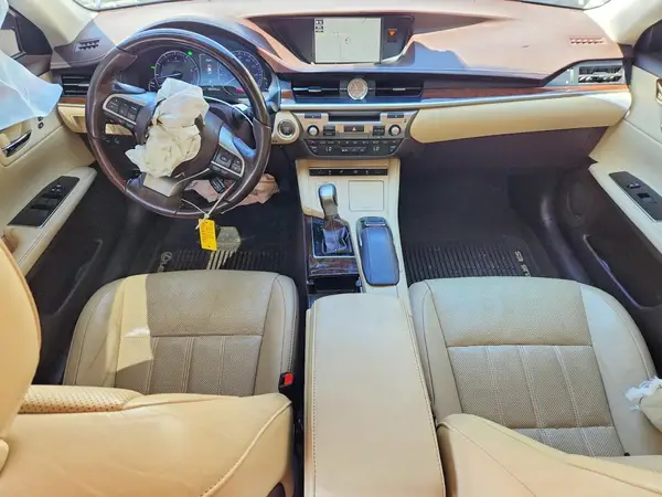 58ABK1GG8JU113107 2018 LEXUS ES - Image 8