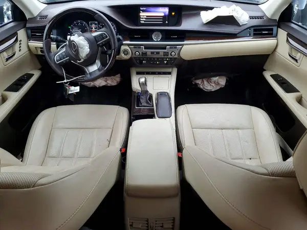 58ABK1GG8JU113818 2018 LEXUS ES - Image 8