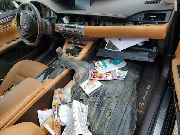 58ABK1GG8JU114824 2018 LEXUS ES - Image 8