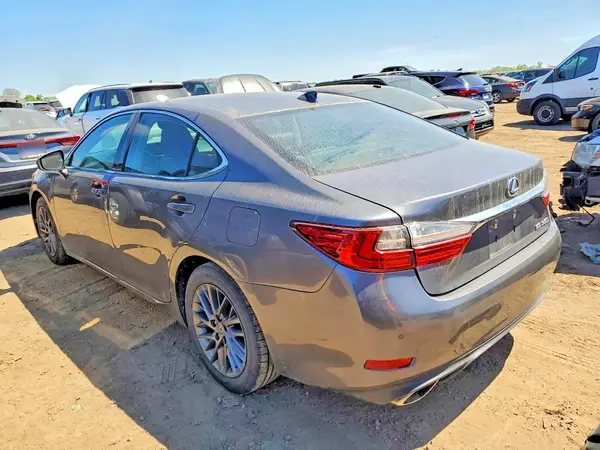 58ABK1GG8JU116055 2018 LEXUS ES - Image 2