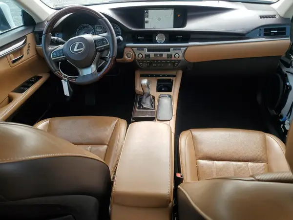 58ABK1GG8JU116704 2018 LEXUS ES - Image 8