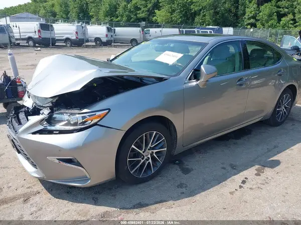 58ABK1GG9GU001408 2016 LEXUS ES - Image 2