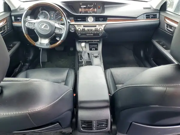58ABK1GG9GU002848 2016 LEXUS ES - Image 8