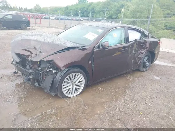 58ABK1GG9GU004132 2016 LEXUS ES - Image 2