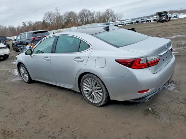 58ABK1GG9GU008598 2016 LEXUS ES - Image 2
