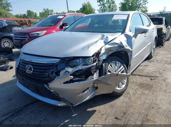 58ABK1GG9GU013736 2016 LEXUS ES - Image 2