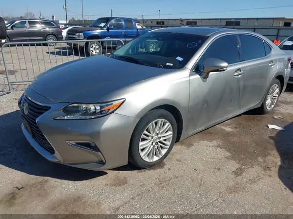 58ABK1GG9GU014384 2016 LEXUS ES - Image 2