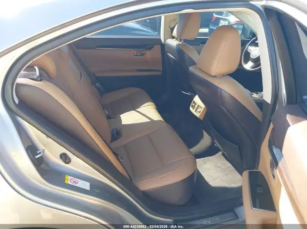 58ABK1GG9GU014384 2016 LEXUS ES - Image 8