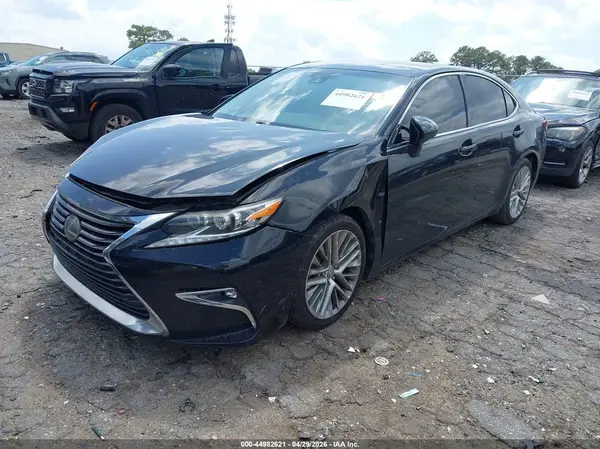 58ABK1GG9GU015552 2016 LEXUS ES - Image 2
