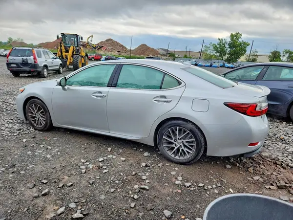 58ABK1GG9GU017396 2016 LEXUS ES - Image 2