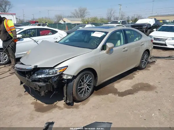 58ABK1GG9GU020816 2016 LEXUS ES - Image 2