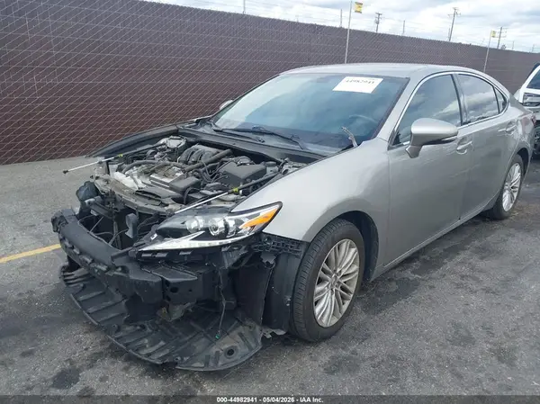 58ABK1GG9GU025255 2016 LEXUS ES - Image 2