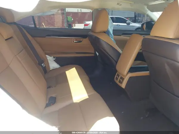 58ABK1GG9GU033484 2016 LEXUS ES - Image 8