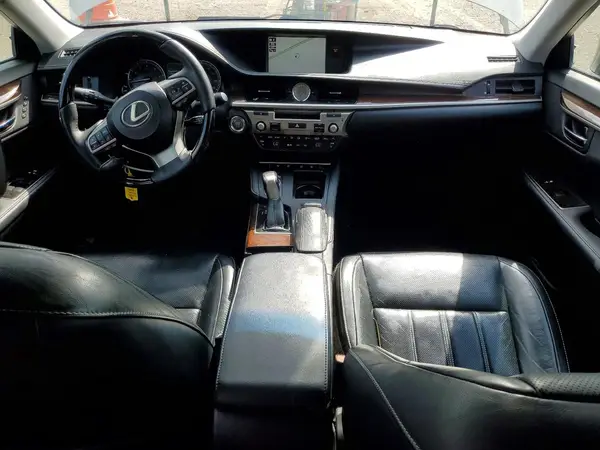 58ABK1GG9HU039657 2017 LEXUS ES - Image 8